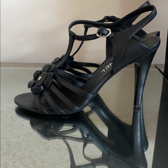 Chanel Sandler’s - Picture 3 of 6